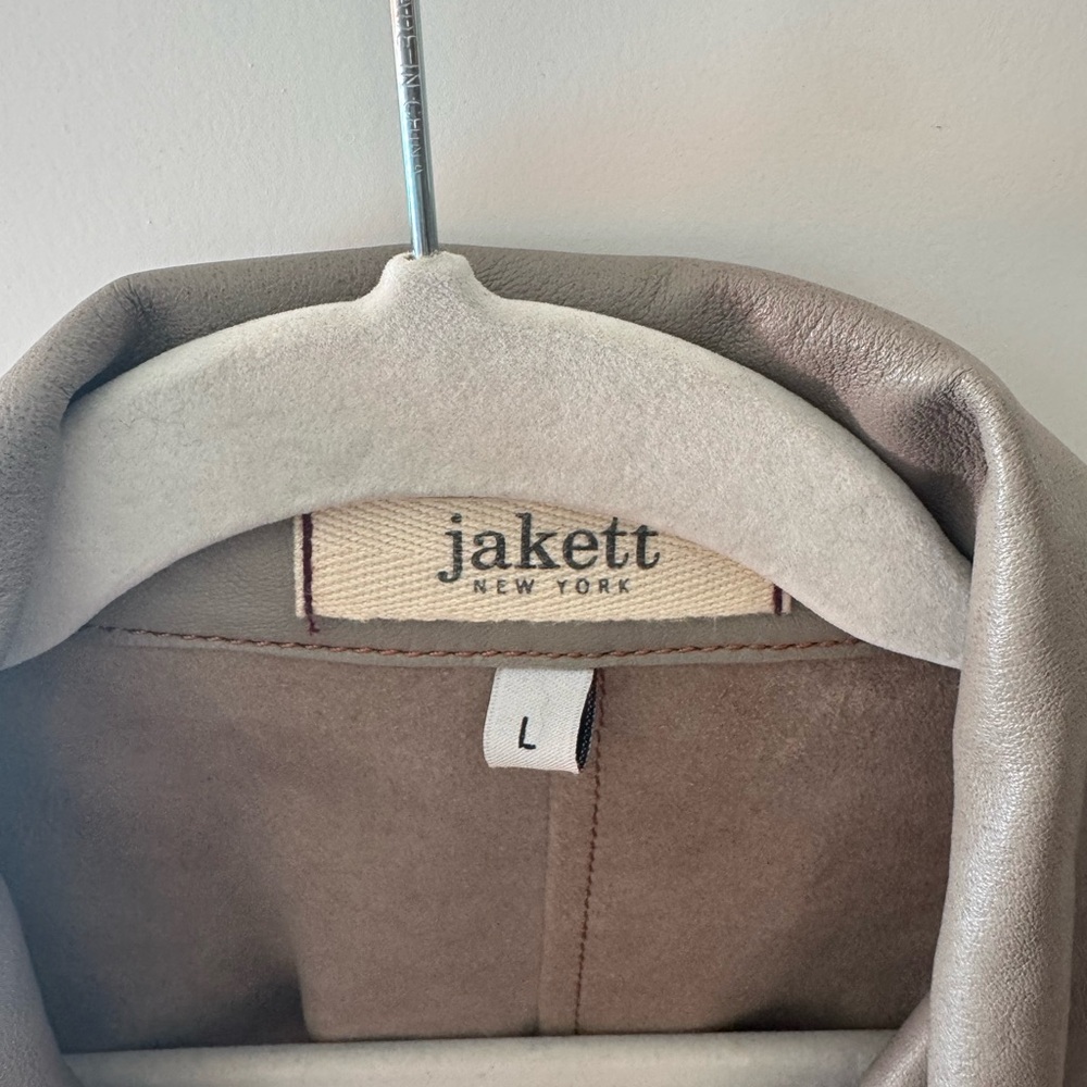 Utility Jacket in Tan - Picture 7 of 7